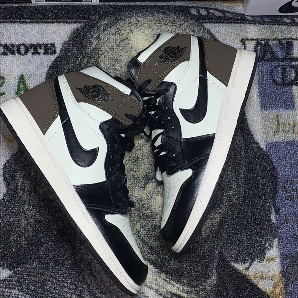 Air Jordan 1 Mocha (UA)